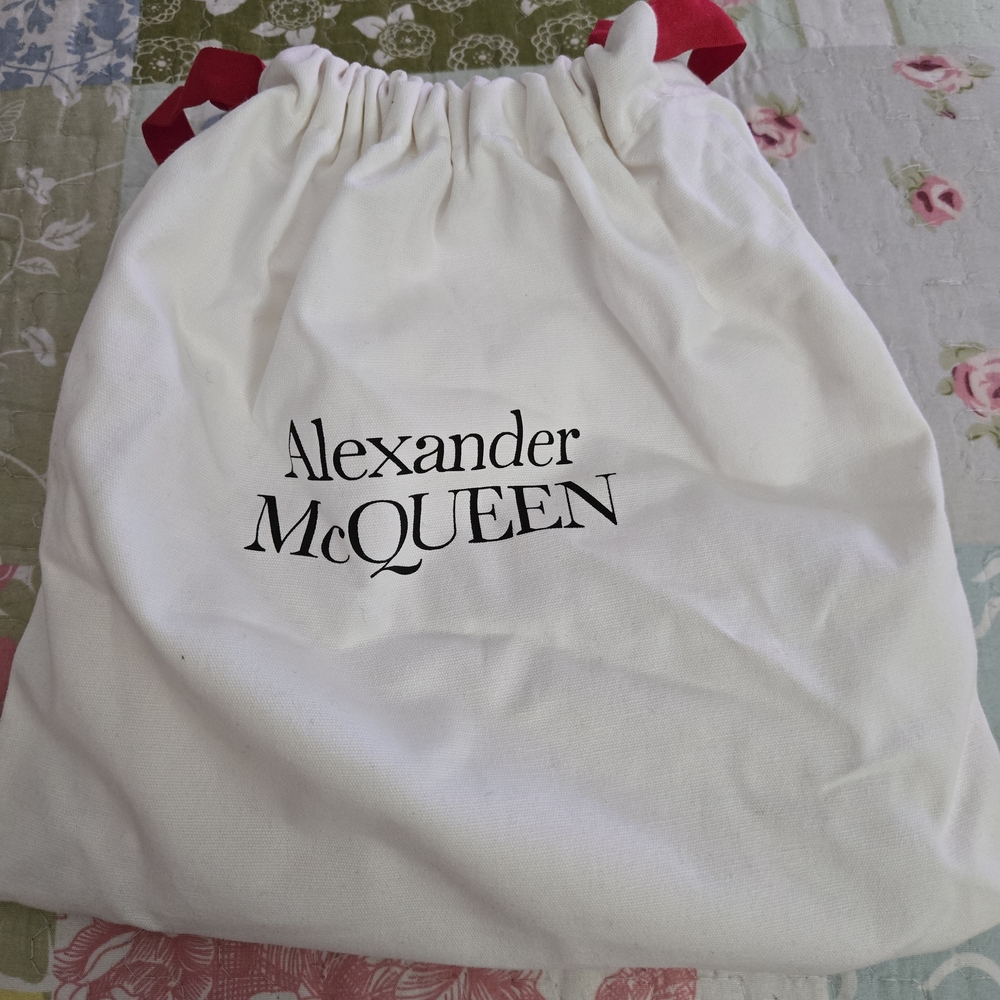 Alexander McQueen Pale Pink Skull-Embellished Wallet NWOT No callouts - Picture 13 of 13